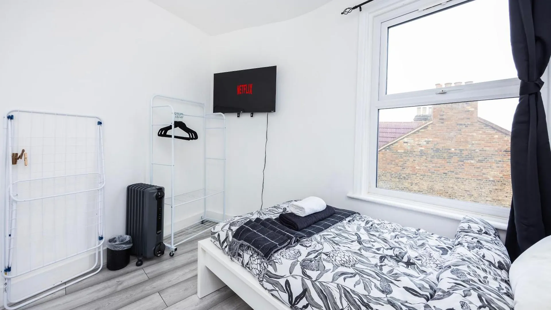 Quick Access To London City, Self Check-In! Apartment