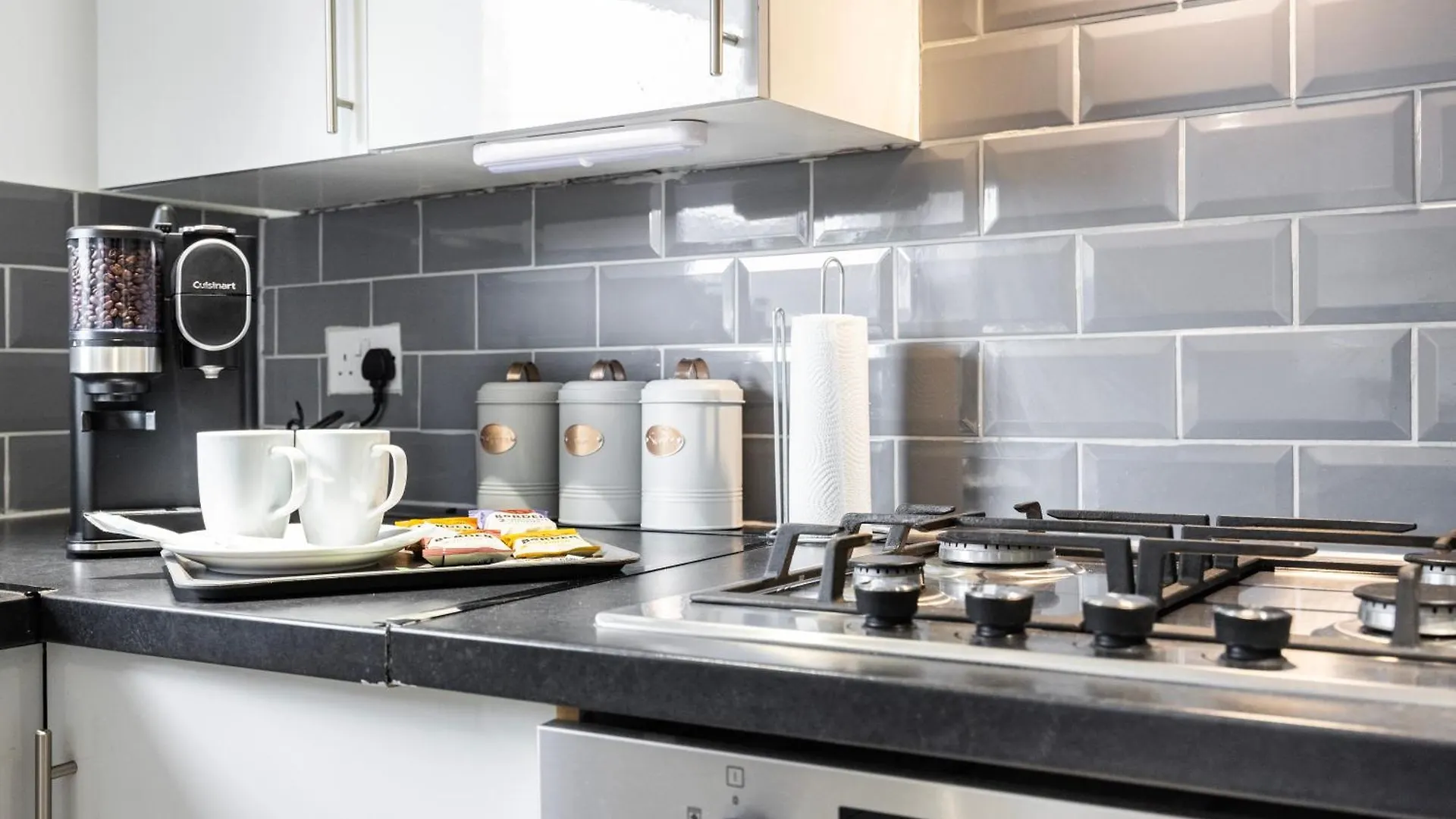 Quick Access To London City, Self Check-In! Apartment